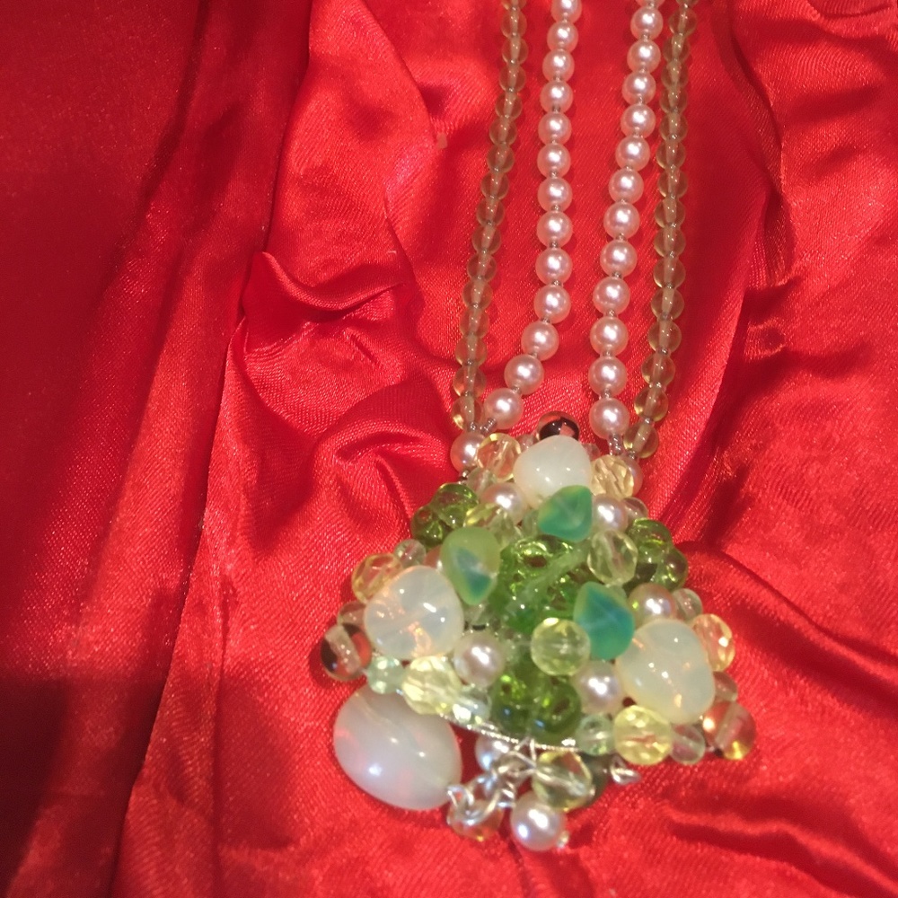 Green costume jewelry necklace